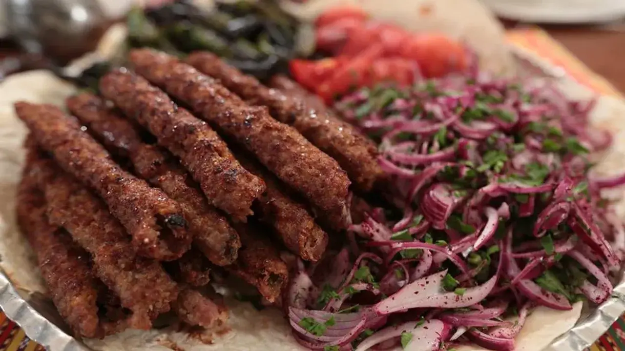 Simit Kebabı Tarifi: Gaziantep Usulü Evde Simit Kebabı Nasıl Yapılır?